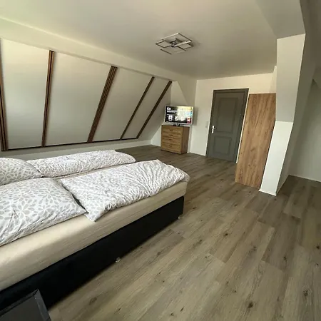 Beautifully Furnished Room غومرسباخ